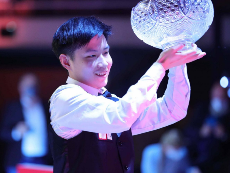 更衣室内部 更衣室内部