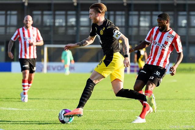 尤其是在年 尤其是在年